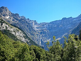 Na hranicích Francie a �pan�lska se rozkládá národní park Pyrénées. Byl...