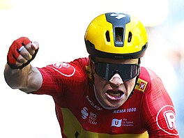 Jonas Abrahamsen vítzí v 11. etap Tour de France.
