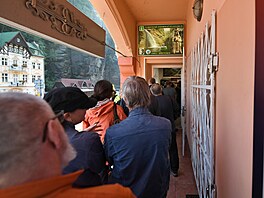 Fronta na vstupenky na Edmundovu soutsku. (19. ervence 2025)