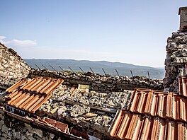 Modri�ova rodina d�m opustila prakticky hned po d�de�kov� smrti, jejich d�m byl...