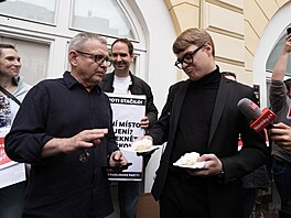 Protest proti vyjednávání éfky SOCDEM Jany Maláové a místopedsedy Lubomíra...