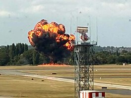 Malé letadlo havarovalo na britském letiti Southend. (13. ervence 2025)