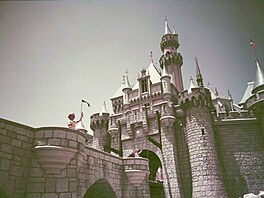 Disney park zpropagoval vystupováním v týdenním televizním poadu a nakonec...