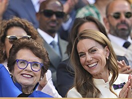 Tenis sledovala Kate po boku legendární tenistky Billie Jean Kingové. (12....