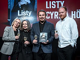 V KVIFF.TV Parku poktili knihu Listy Cyrila Höschla, který tento rok zemel...
