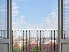 Pavlae, díve slouící jako spolené otevené chodby se vstupy do byt, nyní...