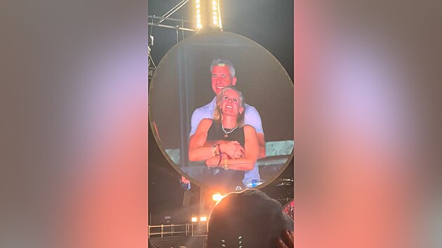Kiss Cam na koncert Coldplay odhalil nevru fa Astronomeru s HR editelkou
