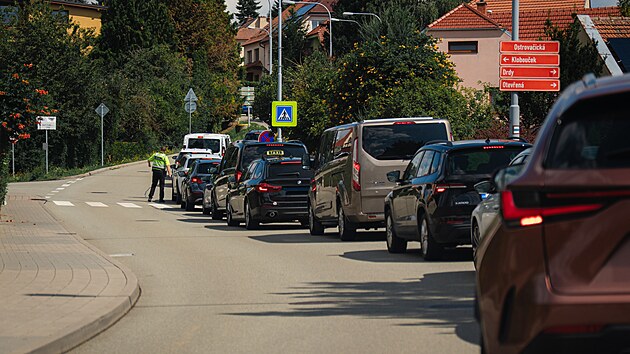 Masaryk�v okruh za��v� obrovsk� n�por fanou�k� m���c�ch na MotoGP. Doprava v okol� od sobotn�ho r�na kolabovala. (19. �ervence 2025)