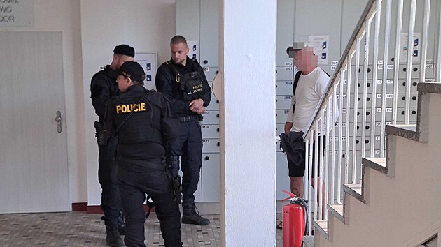 Pra��tí policisté vyjí�d�li v sobotu ve�er k nahlá�enému konfliktu mezi dv�ma...