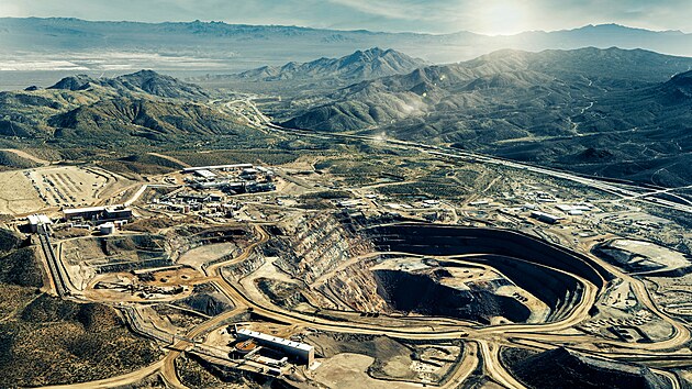 D�l Mountain pass v americké Kalifornii