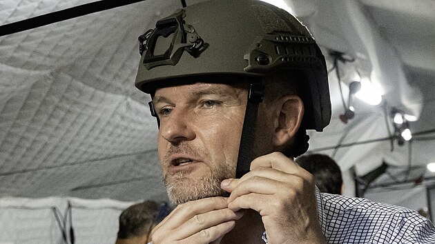 Slovensk prezident Peter Pellegrini a ministr obrany Robert Kalik nastoupili na dvoutdenn armdn vcvik. (10. ervence 2025)