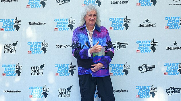 Brian May, kytarista skupiny Queen na pedstaven  Just For One Day, v Londn 13. ervence 2025 pi pleitosti 40. vro koncertu Live Aid.