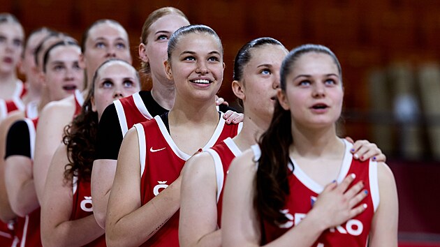 Ben İtalyan bir anneyim, Junior Brzoňová'nın kaptanına aldırmıyor