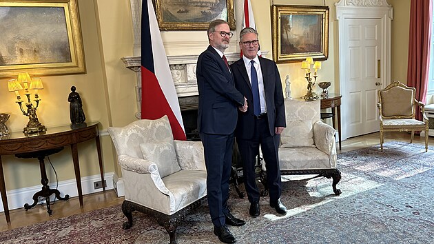 Premir Petr Fiala byl v sdle britskho premira v Downing Street poprv. (14. 7. 2025)