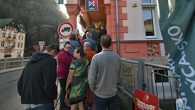Na lstky na Edmundovu soutsku v Hensku ekali lid z rznch kout svta. (19. ervence 2025)