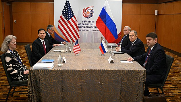 Setkn americkho ministra zahrani Marca Rubia s ruskm ministrem zahrani Sergejem Lavrovem v rmci zasedn ministr zahrani zem ASEAN v Kuala Lumpuru. (10. ervence 2025)
