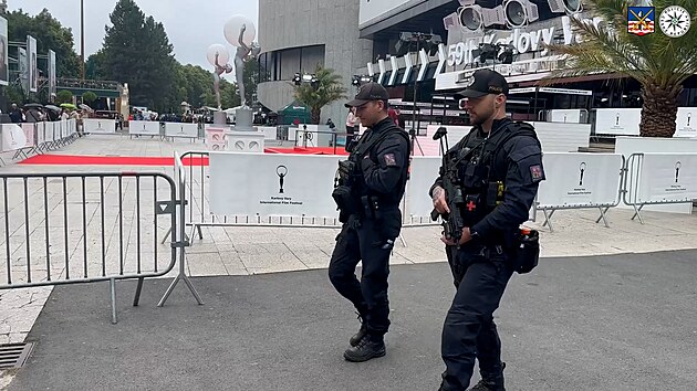 Policist dohl na podek v dob konn filmovho festivalu (ervenec 2025)