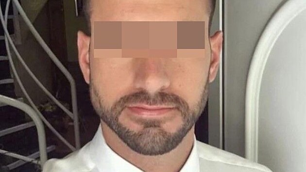 Smylen americk sportovec se zlibou v digitln investice poslal en z Karvinska i dajn sv fotografie. Zskal tm jej bezbehou dvru. (18. ervence 2025)