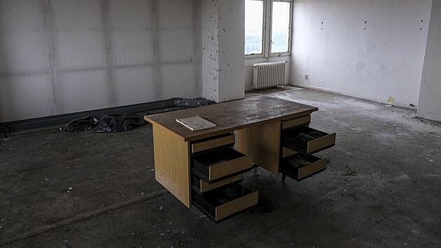Stav trob socialistickho mrakodrapu na Ostrilov ulici v centru Ostravy zstv znan neuten. (17. ervence 2025)