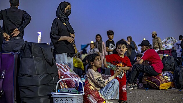 rn od zatku roku vyhostil na 1,4 milionu Afghnc. Mnoz pitom ve sv pvodn vlasti u destky let neij a nikoho tam neznaj. Snmek pochz z rnsko-afghnsk hranice. (4. ervence 2025)