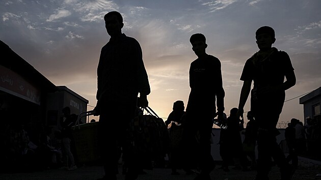 rn od zatku roku vyhostil na 1,4 milionu Afghnc. Mnoz pitom ve sv pvodn vlasti u destky let neij a nikoho tam neznaj. Snmek pochz z rnsko-afghnsk hranice. (9. ervence 2025)