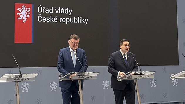 Ministr zahrani Jan Lipavsk a ministr financ Zbynk Stanjura po jednn vldy (16. ervence 2025)