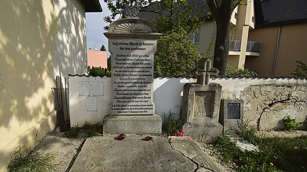 Nhrobek Augustina Marka