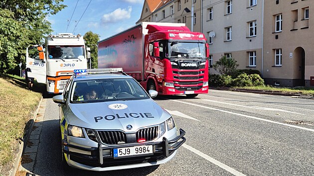 Pi uzavrce Jihlavskho tunelu maj kamiony do Jihlavy zkaz vjezdu. Mnoho idi to vak nerespektuje. Policist ve mst rozdvaj maximln mon pokuty.