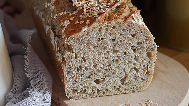 Jednoduchý kváskový chleba ze zbytkového kvasu podle Anny Rikové
