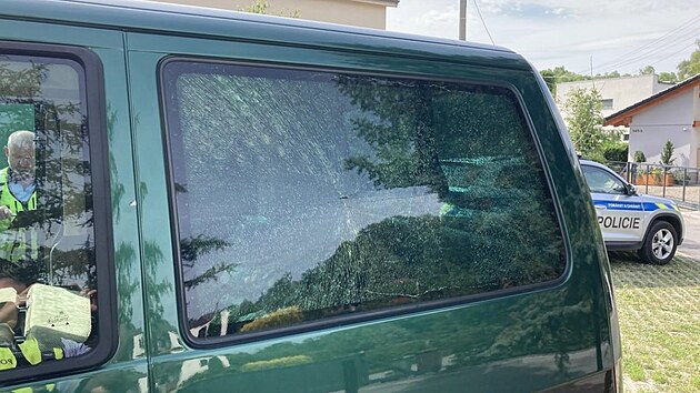 Policist dopadli dva mladky z Karvinska, kte airsoftovou pistol stleli do oken aut a dom.