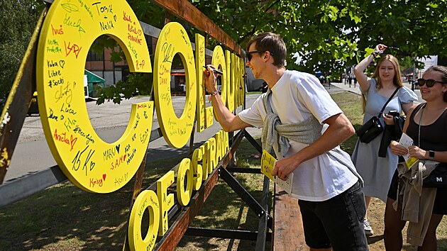 Za�al dal�í ro�ník festivalu Colours of Ostrava. Areál odpoledne za�ali...