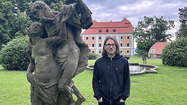 Tom Petr byl kastelnem Sttnho zmku Vale bezmla osmnct let. Nyn by se chtl vnovat jinm pracovnm aktivitm a mt vce asu na rodinu.