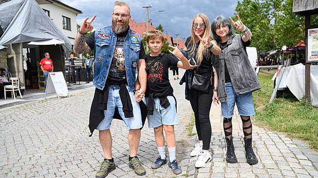 Festival Masters of Rock 2025 ve Vizovicch. Atmosfra ve mst. Nvtvnci vypadaj stylov. (10. ervence 2025) 