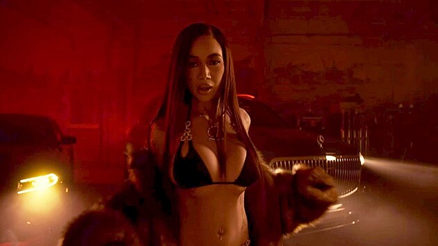 Raperka Bhad Bhabie ve svm videoklipu Ms. Whitman (25. nora 2025)