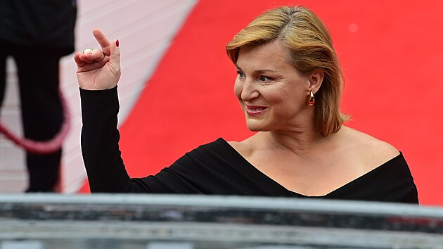 Lenka Krobotov na ervenm koberci zvrenho ceremonilu festivalu (12. ervence 2025)