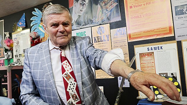 Kouzelnk Karel Kapar provz Muzeem magie.