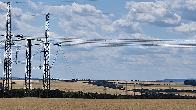 Spadl fzov vodi na veden V411, kter byl prvotn pinou vpadku dodvek elektrick energie. (4. ervence 2025)