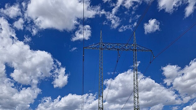 Spadl fzov vodi na veden V411, kter byl prvotn pinou vpadku dodvek elektrick energie. (4. ervence 2025)