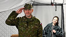 Slovenský prezident Peter Pellegrini a ministr obrany Robert Kaliák nastoupili...