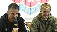 Trenér David Holoubek a kapitán Jan Peterka na pedsezonní tiskové konferenci...