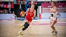 Tereza Pavelcová bhem utkání se panlskem na mistrovství svta hráek do 19...