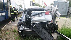 Osobní vlak na trati mezi umperkem a Petrovem nad Desnou narazil do mercedesu,...