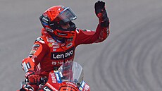 Marc Márquez slaví triumf ve Velké cen Nmecka MotoGP.