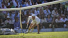 Jannik Sinner v akci bhem semifinále Wimbledonu.