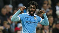 Úto�ník Manchesteru City Wilfried Bony slaví branku do sít� Sunderlandu.