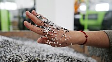 Recyklované plasty novoveselský podnik pouívá teba do materiál pro výrobu...