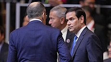 Americký a ruský ministr zahranií vedou rozhovor, mimo jednání ASEAN v...