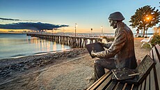 Devné molo v Orlowu se táhne do moe v délce sto osmdesáti metr.