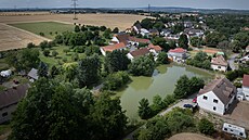 Rybník v Ohrobci u Prahy, kde utonul Frantiek Kliík.. (14. ervence 2025)