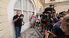 Protest proti vyjednávání éfky SOCDEM Jany Maláové a místopedsedy Lubomíra...